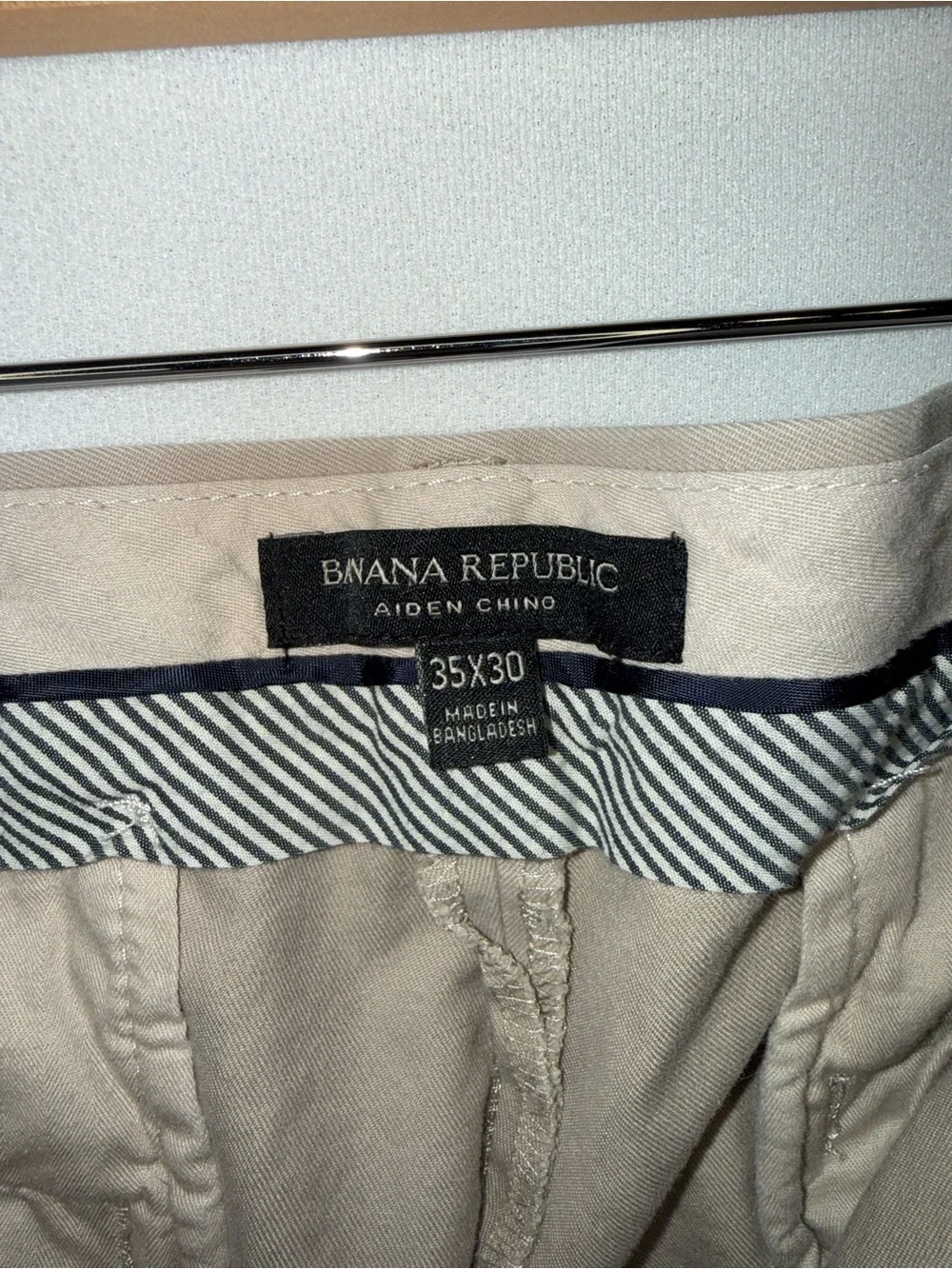 Banana Republic Men’s Aidan Chino Classic Fit Tan/Beige Pants Size 35x30 Cotton